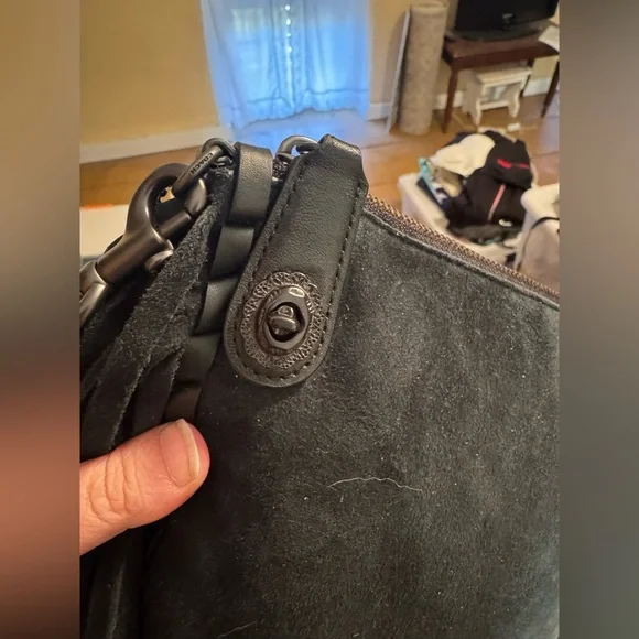 NWT Coach Turnlock Suede Wristlet 30 with Fringe - Picture 5 of 7